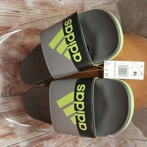 Adidas men Adilette comfort slides